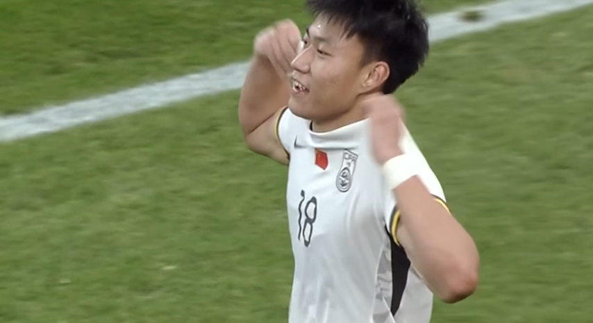 bwin-超级世界波！杜月徵无解落叶球，对手门将目送，安东尼奥狂喜